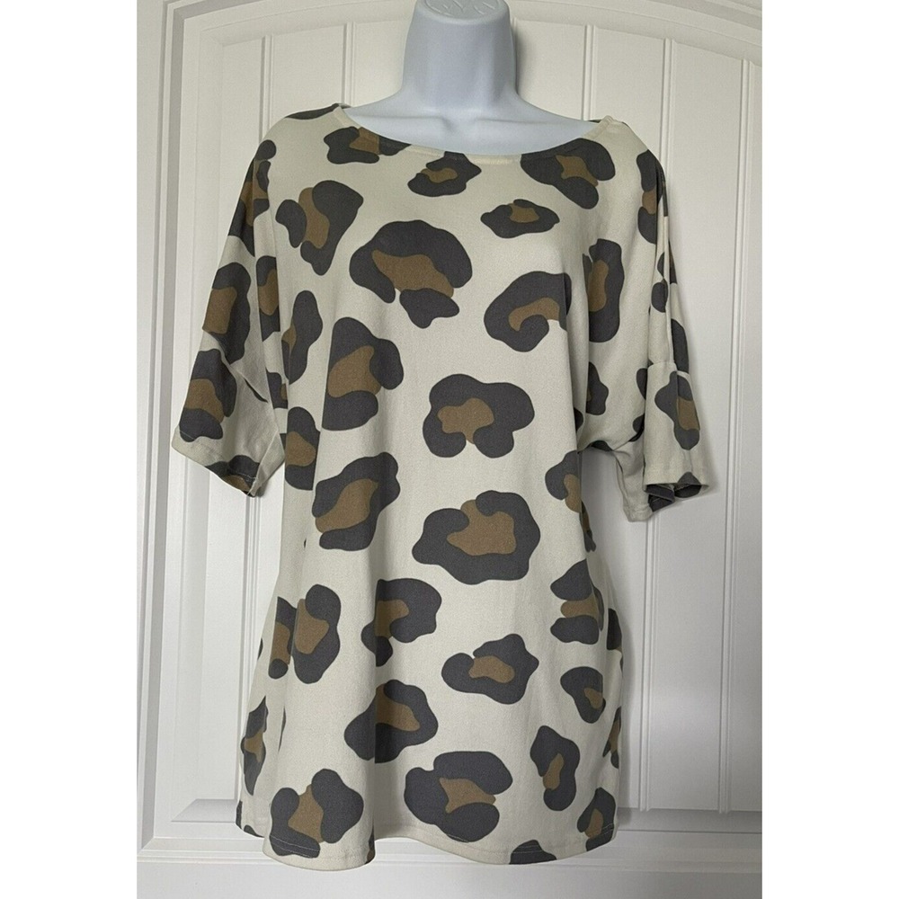 Reb & J. 220 Women Large Short Sleeve Soft Animal Print Blouse Jesus The Savor
